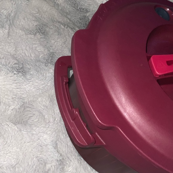 Tupperware Pressure Cooker - Picture 7 of 15